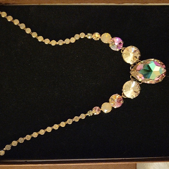 Sorrelli white pink necklace - Picture 3 of 3